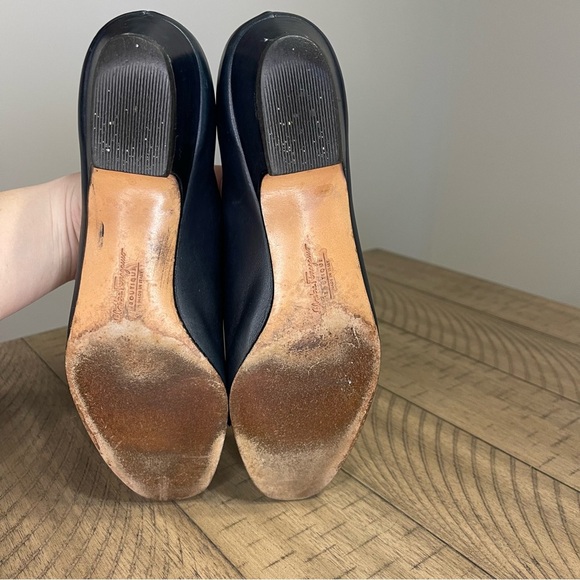 Salvatore Ferragamo Vintage Vara Bow Leather pumps made in Italy size 8 - Picture 6 of 12